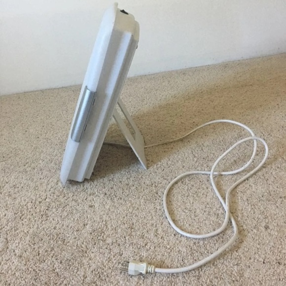 Verilux Happy Light Large Light Box Seasonal Depression Vitamin D Light - Picture 4 of 8